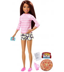 Кукла Barbie няня FHY92