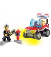Пластиковый конструктор пожарная машина с фигуркой 62 дет Brick 901...