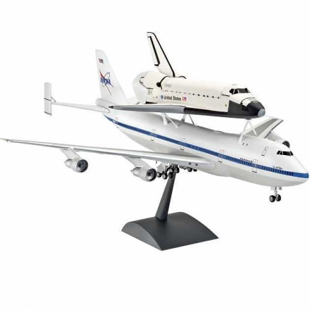 Модель Revell Орбитальный аппарат и Боинг 747 04863R