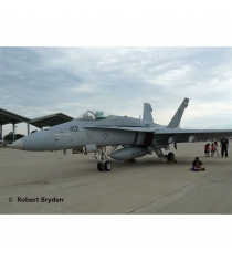 Модель самолета Revell Макдоннел-Дуглас F/A-18C Hornet 1:72 04894R