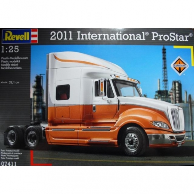 Седельный тягач international prostar Revell 07411R