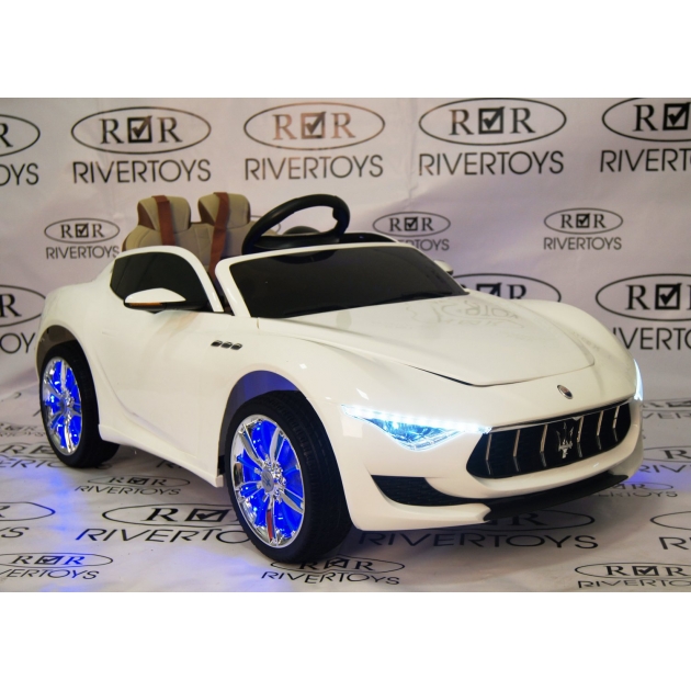 Электромобиль Maserati белый