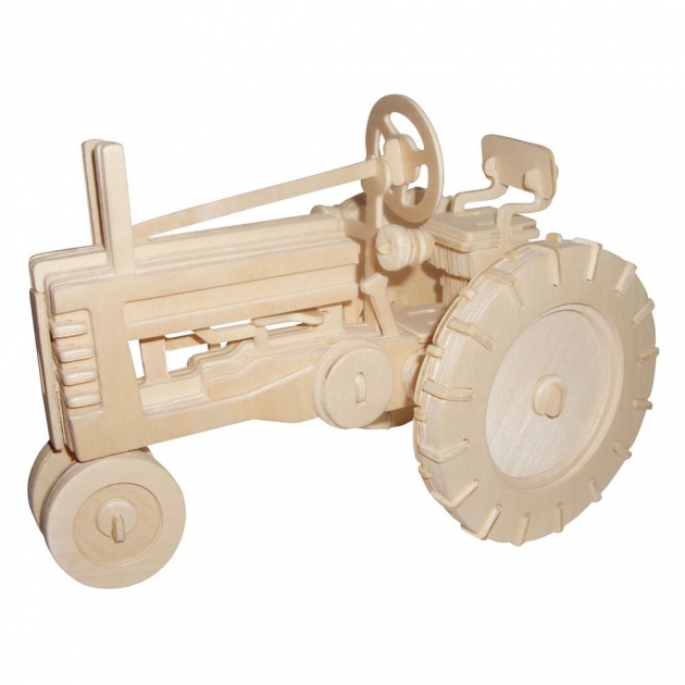 Сборная деревянная модель фермерский трактор Wooden Toys P136