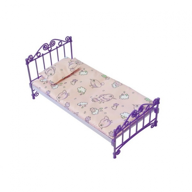 Кукольная кроватка с постельным бельем фиолетовая Огонек 1425
